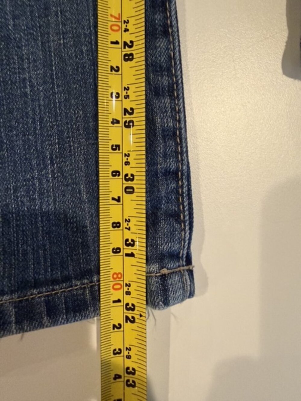 Guess brand jeans with western style rivet detailing - Picture 11 of 12